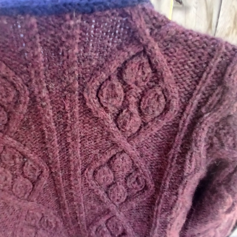 Lands' End Maroon 100% Shetland Wool Cable Knit Cardigan Sweate Fishermanr Sz S - Picture 5 of 8